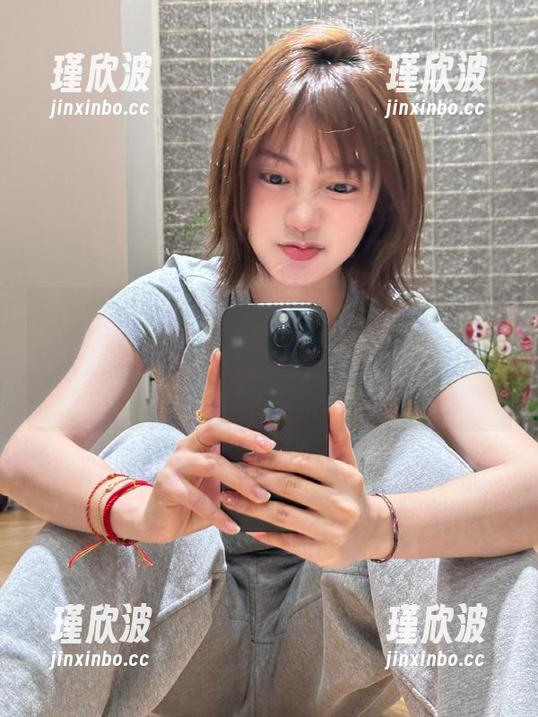 当166fun官网的人气比自家饭碗还重要时，我就在想：吃瓜是否也算一门职业？