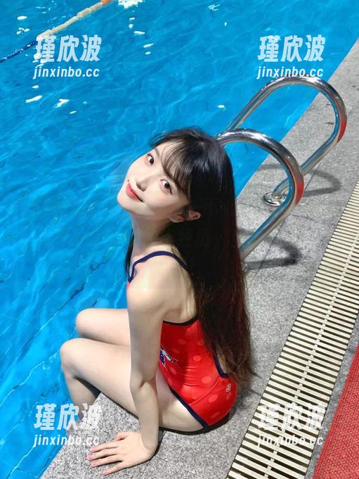 51吃瓜 关注网红,一不小心就摊上黑料,分享一下你的目击经历,当然是在51吃瓜哦!