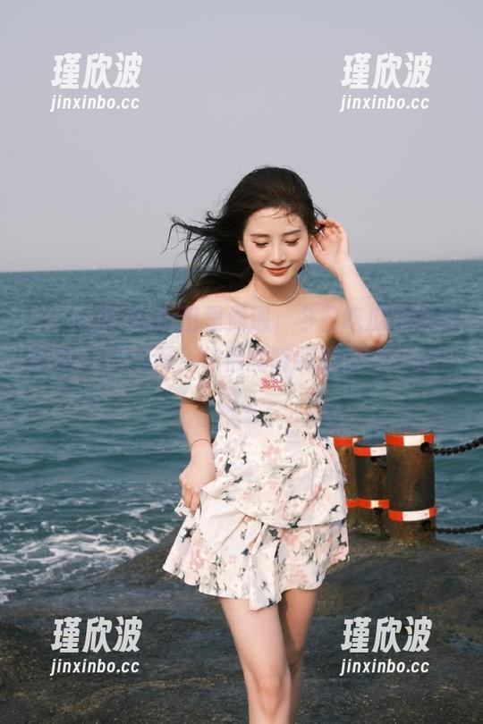 51吃瓜网 瓜田里偶遇,今日吃瓜的地址就是51吃瓜网,仿佛能听到瓜们的小悄悄话。