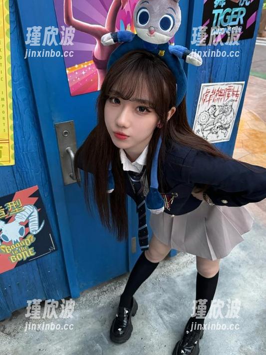 在51最新吃瓜的ios版，一边小吃瓜一边沉浸在黑料的狂欢中！