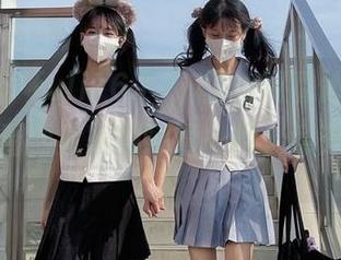 ‘fuli16.lv’里的观看体验,像是在翻看别人家的呼噜…呃,意外的舒适。