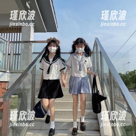‘fuli16.lv’里的观看体验，像是在翻看别人家的呼噜…呃，意外的舒适。