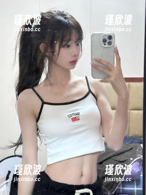 www.黑料 这段“www.黑料”视频,我的天,八卦的速度跟飞火流星一样快!