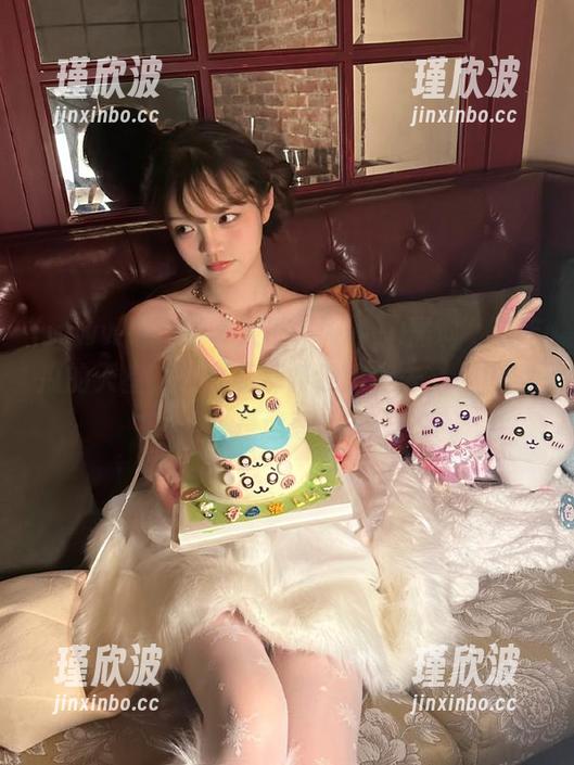有人说“www.黑料”是吃瓜的天堂，但顺着那条线路走去，心中满是迷惑。