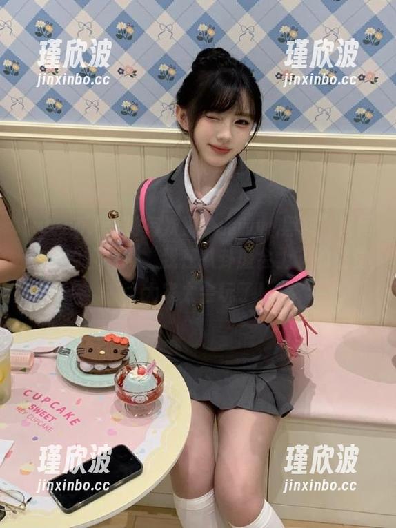 www.黑料 每次逛“www.黑料”官网,心中都有种“我在八卦盛会上”的错觉,大家太会玩了!