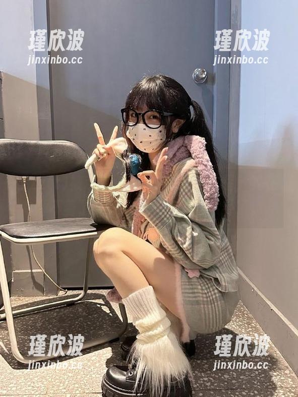 被zztt11的iOS推送炸醒，实在睡不着了，只好扒一扒那些八卦了。