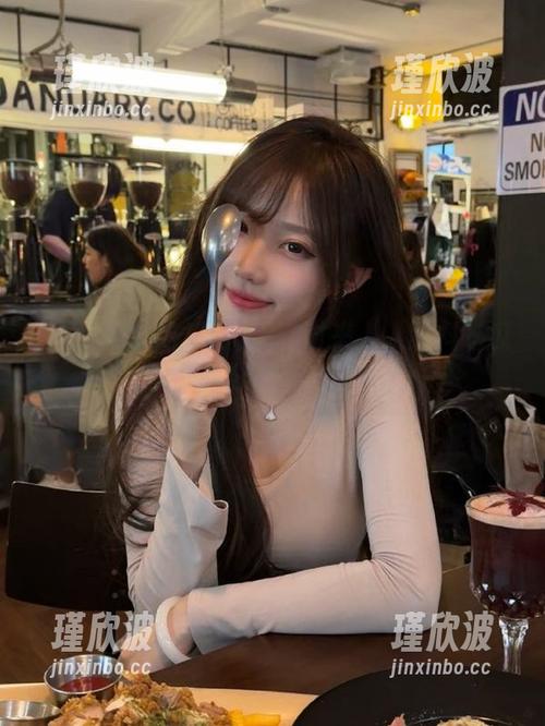 无聊时来人人黑料吃瓜网51，分享真吃的瓜！
