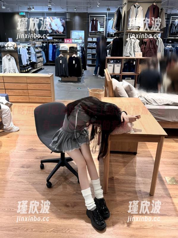吃瓜91官网上的在线播放，真有一种似曾相识的套路。
