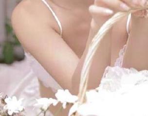 在线悄悄关注，“吃瓜网”网红们的滤镜究竟有多厚？