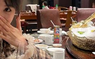 www.51cg.fun吃瓜网的传送门，真的是个万花筒，转身就能看到各种戏剧化的风景！