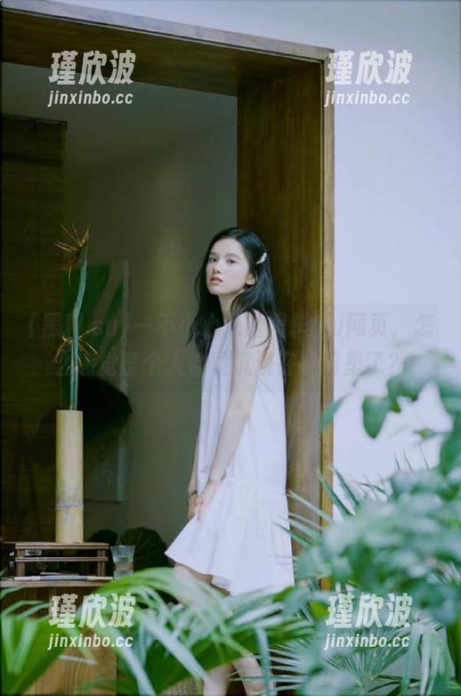 一不小心点进黑料.su网页，怎么感觉整个人都要沉浸在黑暗里了？