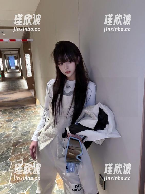 今天心情乌云密布，上黑料不打烊网页版首页，哈哈，果然云彩一划就散！