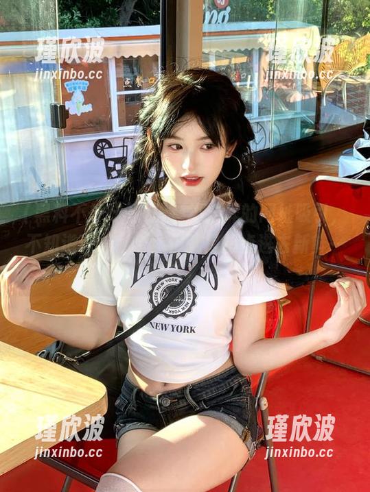 被黑料不打烊的网址吸引，不知道该信哪个，但就是想点进去新鲜一下！