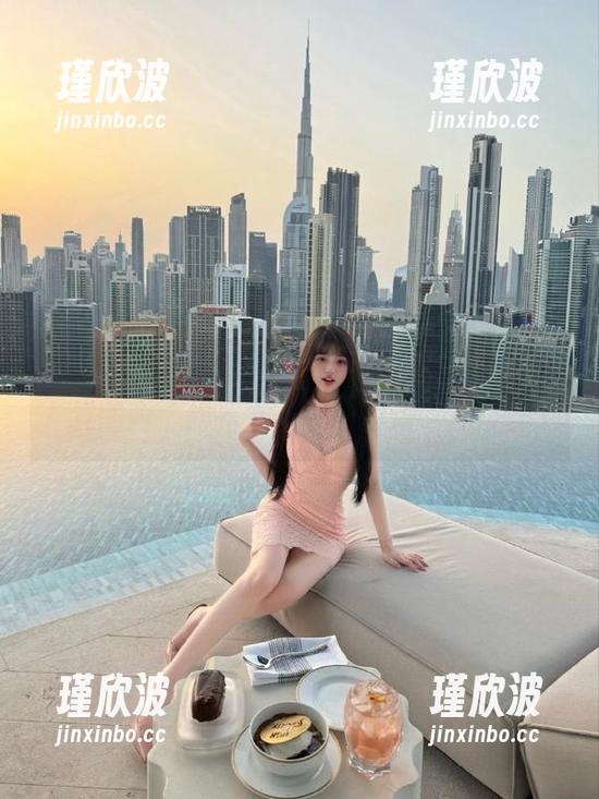 黑料在线app的内容都那么火，我的内心却是个“平静的海”，好苦！