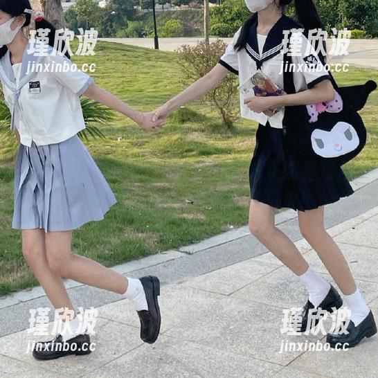 海角社区的黑料正能量官网，居然有人在里面跑步和喂鱼！
