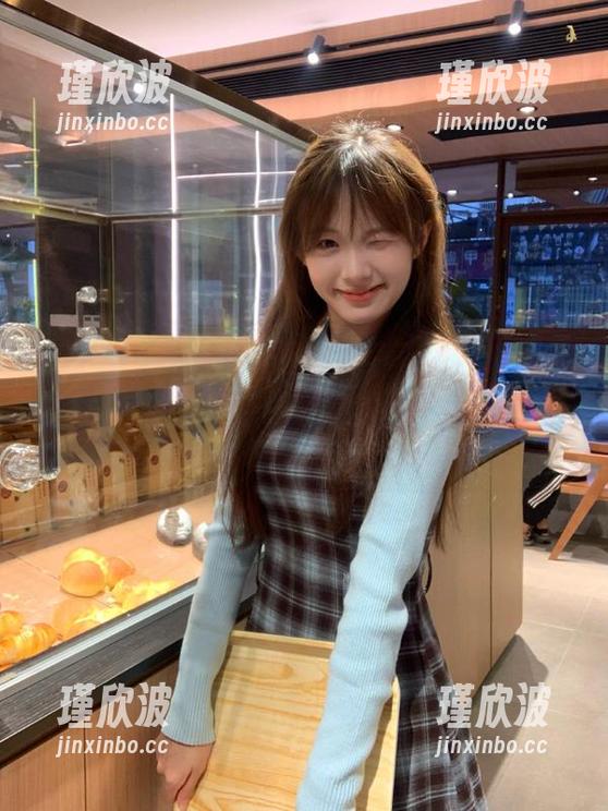 这瓜又酸又甜，简直让人恨不得把它发到朋友圈来炫耀，感谢“黑料正能量index”发布的及时性！