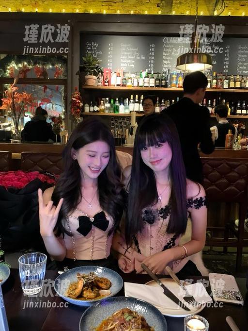 官网让你单手吃瓜，黑料正能量不打烊随时在线，哈哈。