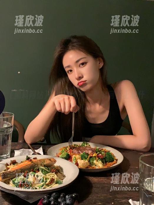 黑料网站 传送门大开,黑料网站上有什么新鲜八卦?