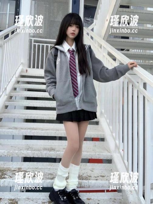黑料老司机更新不停歇，瓜不离手，捡到外卖的同时再更新新闻！干得漂亮！